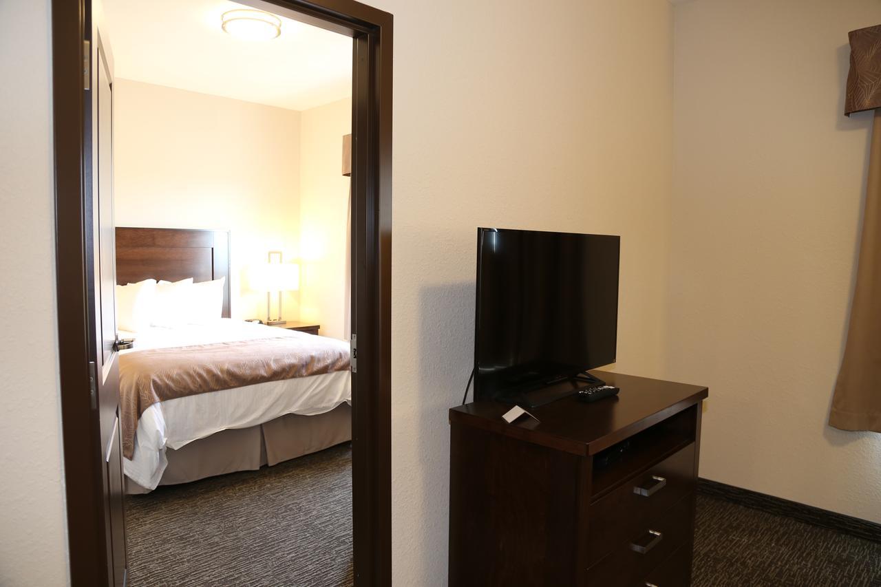 Prairie Moon Inn & Suites Macklin Eksteriør billede