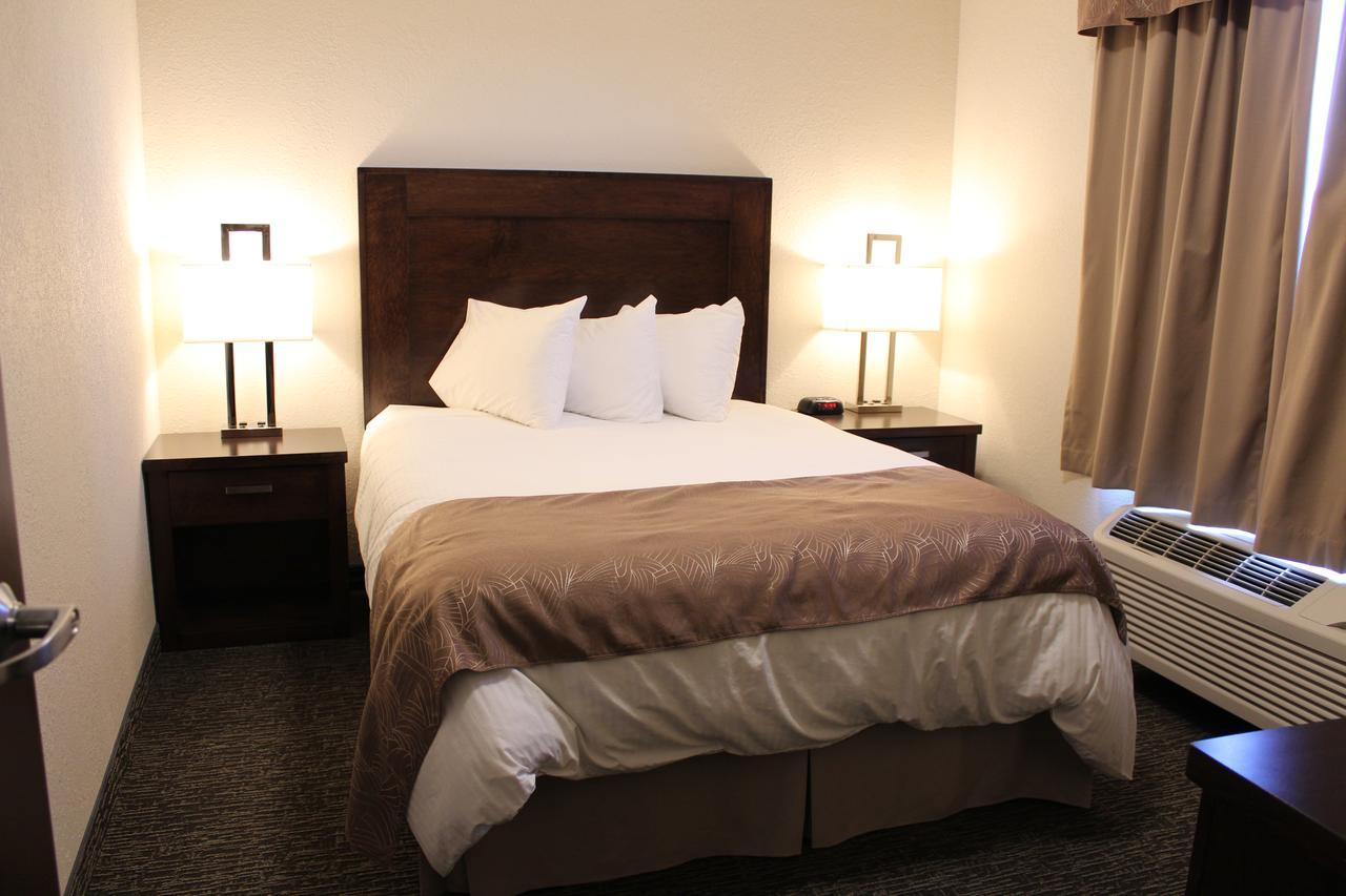 Prairie Moon Inn & Suites Macklin Eksteriør billede
